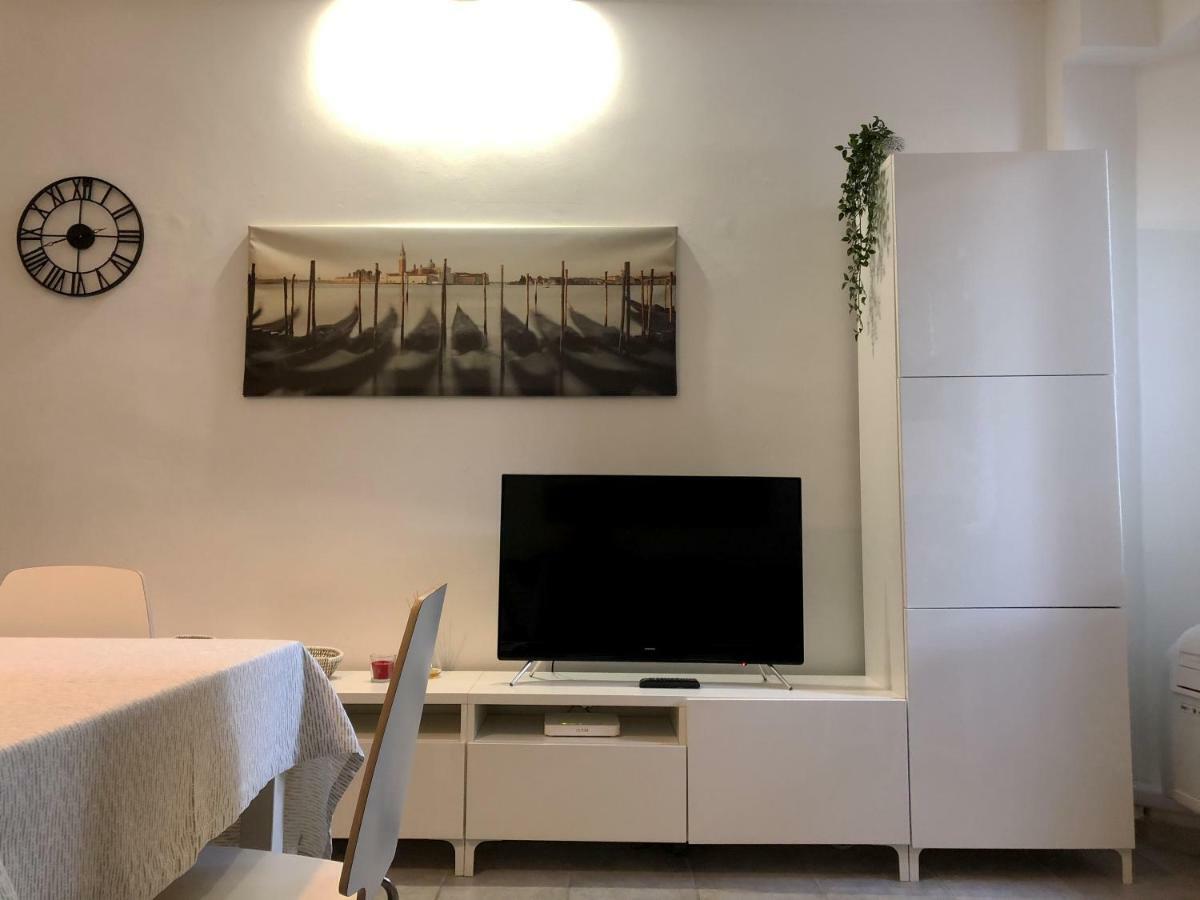 Cadillac Apartment Venesia Bagian luar foto