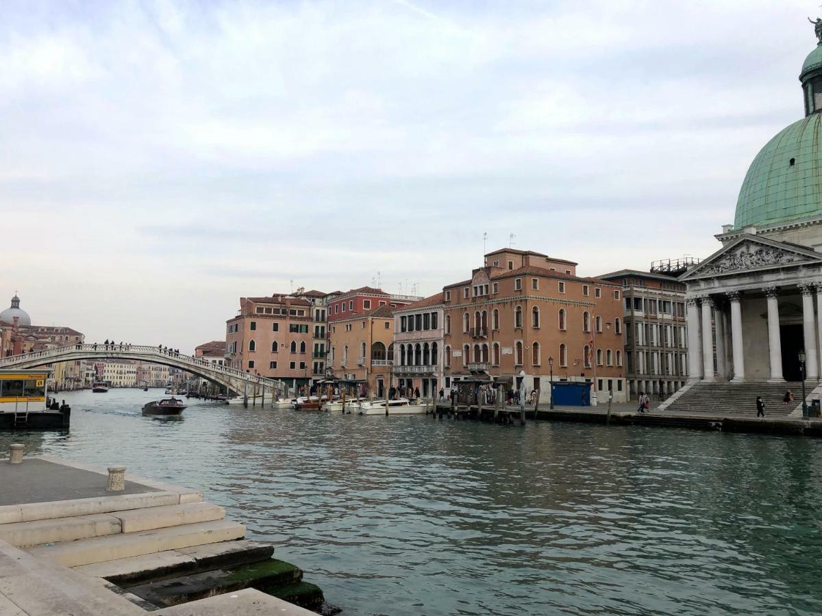 Cadillac Apartment Venesia Bagian luar foto